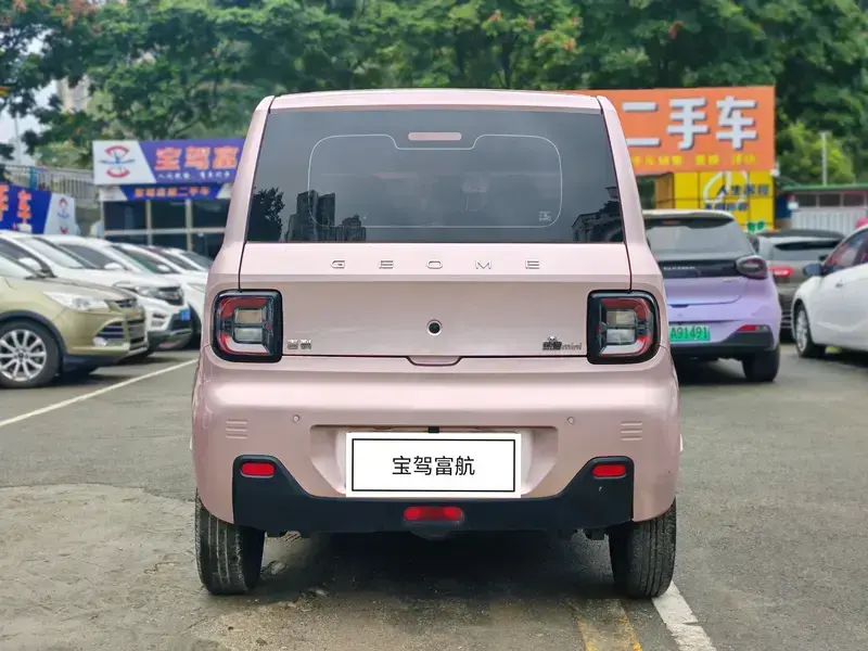 2023 Geely Panda с пробегом 20 000 км