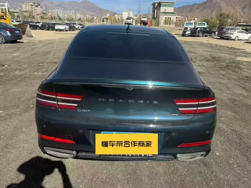 2021 Genesis G80 с пробегом 42 000 км