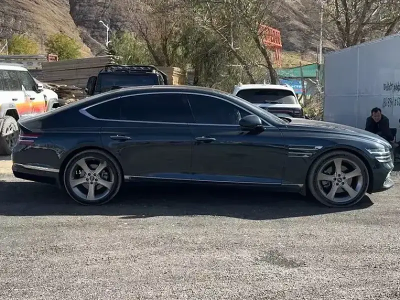 2021 Genesis G80 с пробегом 42 000 км