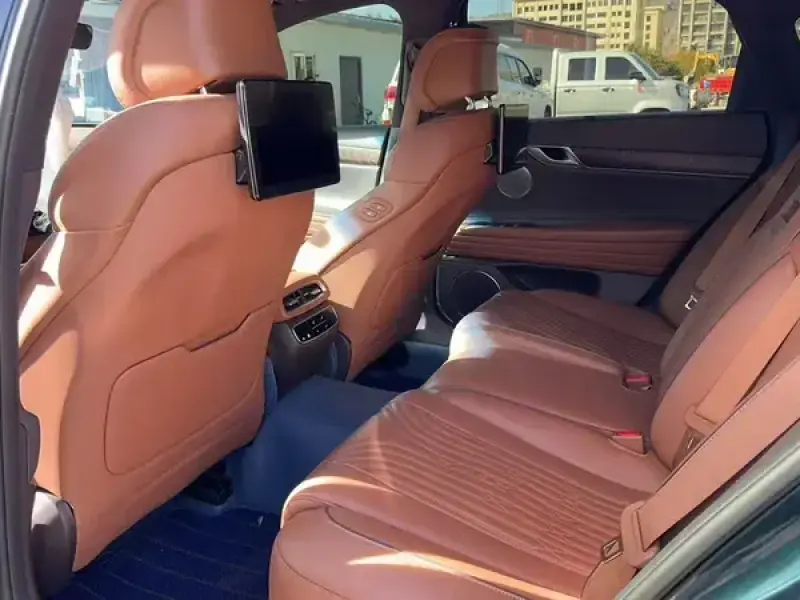 2021 Genesis G80 с пробегом 42 000 км