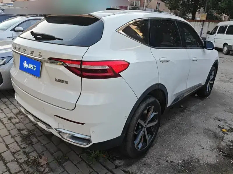 2020 Haval F7 с пробегом 17 000 км