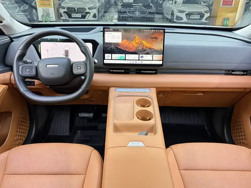 2025 Haval Xiaolong Max с пробегом 15 000 км