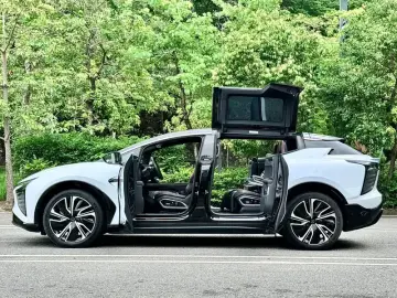 2022 HiPhi X с пробегом 32 000 км