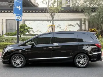 2019 Honda Elysion с пробегом 145 000 км