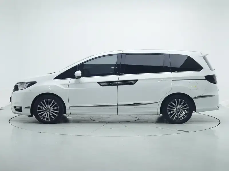 2022 Honda Elysion с пробегом 121 700 км