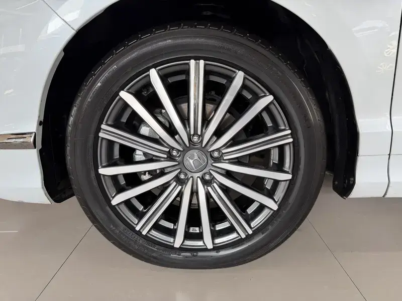 2024 Honda Elysion с пробегом 29 000 км
