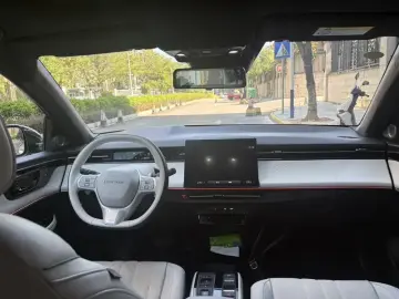 2024 Honda e:NP2 с пробегом 14 000 км