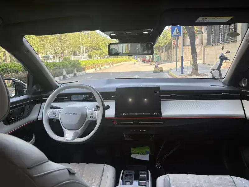 2024 Honda e:NP2 с пробегом 14 000 км