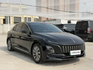 2024 Hongqi E-QM5 с пробегом 48 900 км