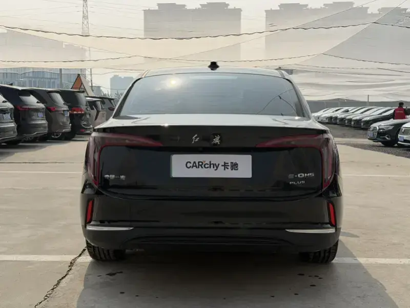 2024 Hongqi E-QM5 с пробегом 48 900 км