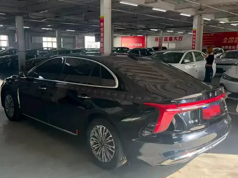 2023 Hongqi H5 с пробегом 58 000 км