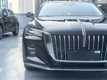 2025 Hongqi H5 с пробегом 23 000 км