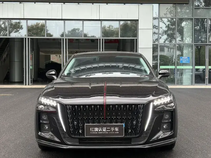 2025 Hongqi H5 с пробегом 3 000 км