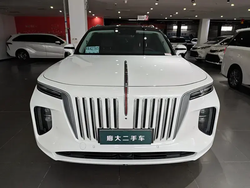 2022 Hongqi E-HS9 с пробегом 20 200 км