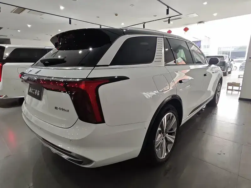 2022 Hongqi E-HS9 с пробегом 20 200 км