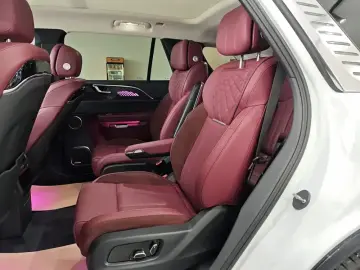 2022 Hongqi E-HS9 с пробегом 20 200 км