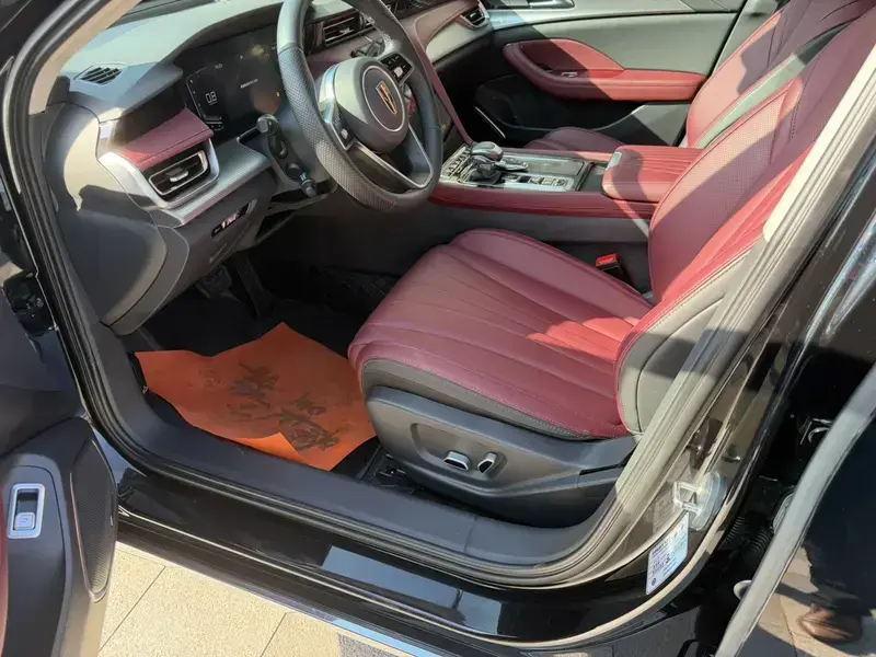 2024 Hongqi H5 с пробегом 27 000 км