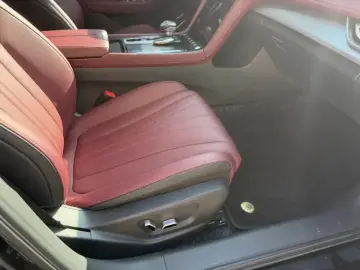 2024 Hongqi H5 с пробегом 27 000 км