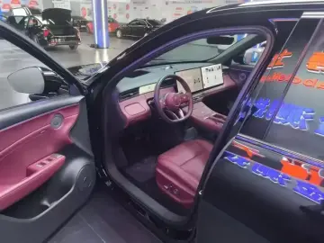 2026 Hongqi HS6 с пробегом 11 800 км