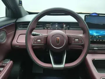 2026 Hongqi HS6 с пробегом 100 км