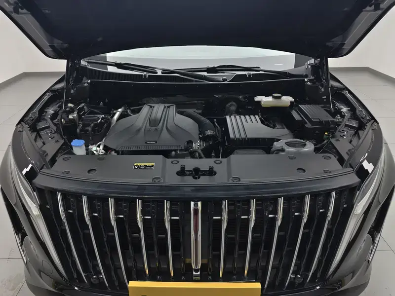 2025 Hongqi HS7 с пробегом 14 800 км