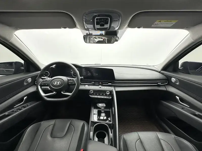 2023 Hyundai Elantra с пробегом 8 000 км