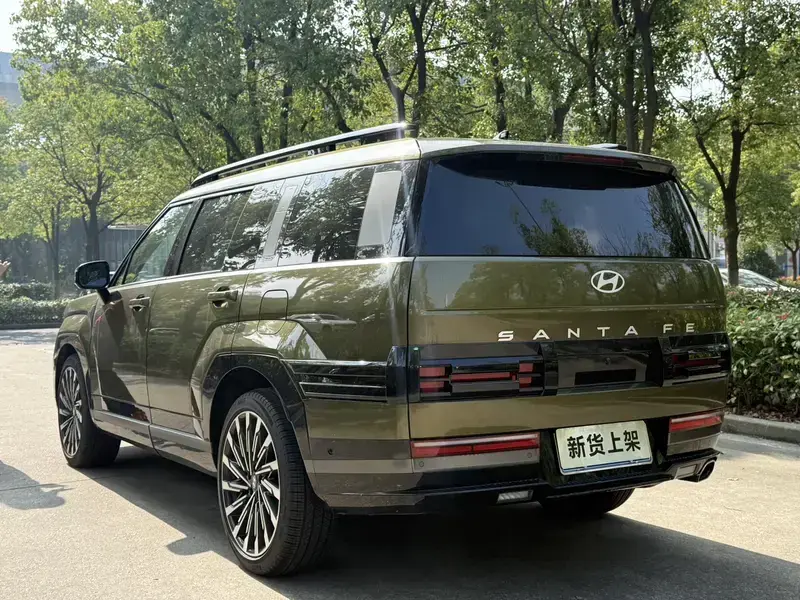 2024 Hyundai Santa Fe с пробегом 4 400 км