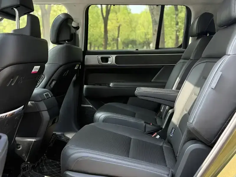 2024 Hyundai Santa Fe с пробегом 4 400 км