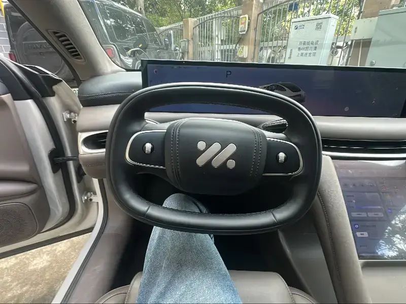 2025 IM Motors (Zhiji) L6 с пробегом 22 900 км