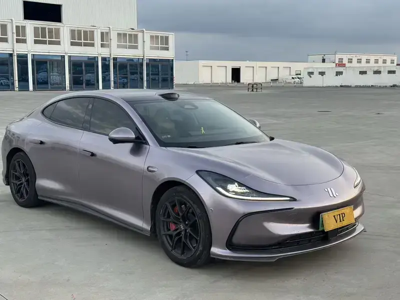 2024 IM Motors (Zhiji) L6 с пробегом 26 000 км