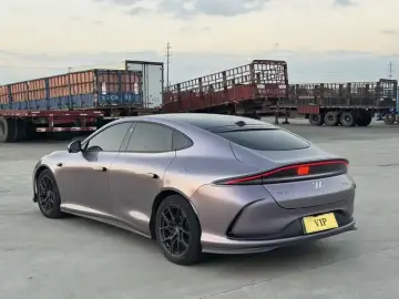 2024 IM Motors (Zhiji) L6 с пробегом 26 000 км