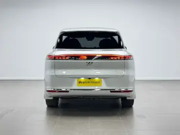 2026 IM Motors (Zhiji) LS9 с пробегом 29 400 км