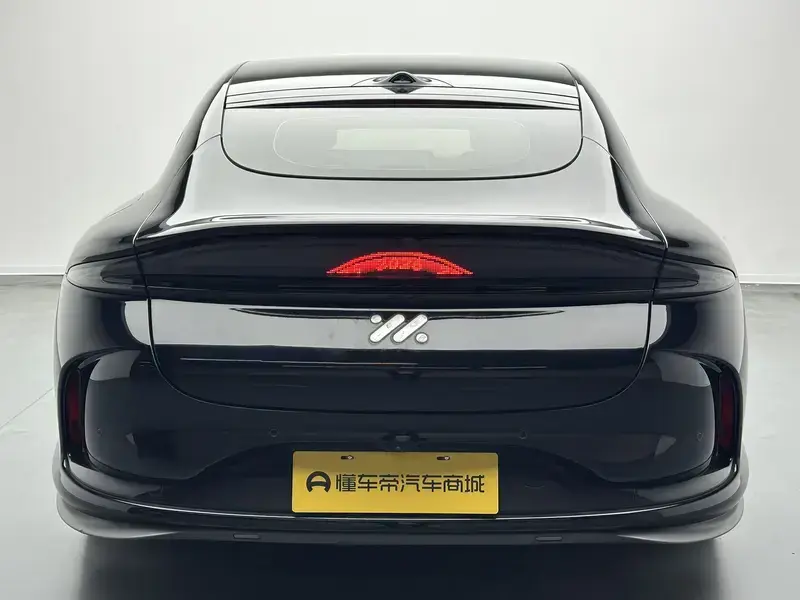 2024 IM Motors (Zhiji) L6 с пробегом 72 300 км
