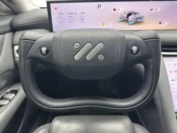 2024 IM Motors (Zhiji) L6 с пробегом 72 300 км