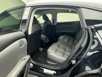 2024 IM Motors (Zhiji) L6 с пробегом 72 300 км