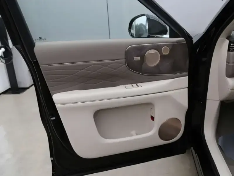 2026 IM Motors (Zhiji) LS9 с пробегом 100 км