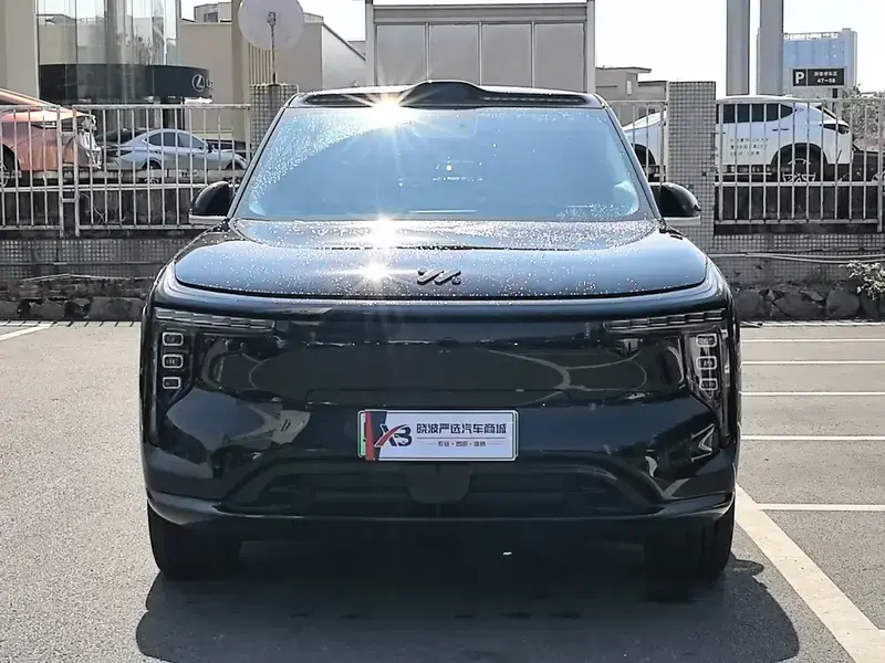 2026 IM Motors (Zhiji) LS9 с пробегом 14 600 км