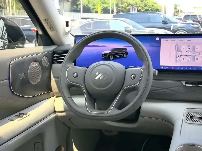 2026 IM Motors (Zhiji) LS9 с пробегом 14 600 км