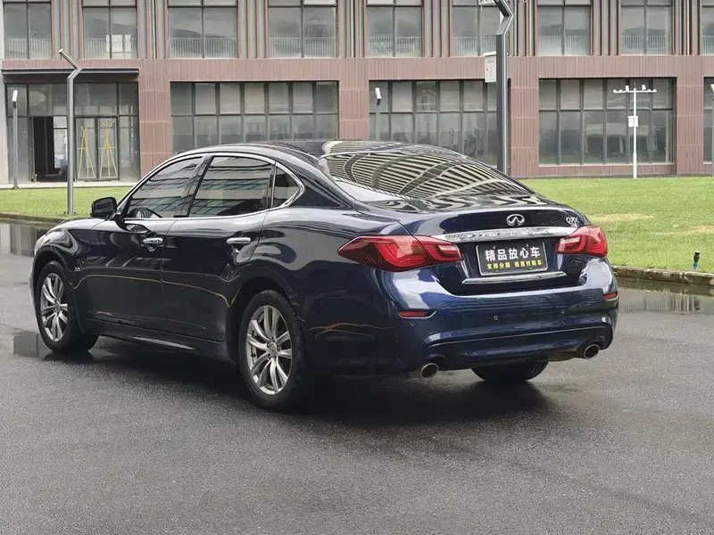 2019 Infiniti Q70 с пробегом 93 000 км