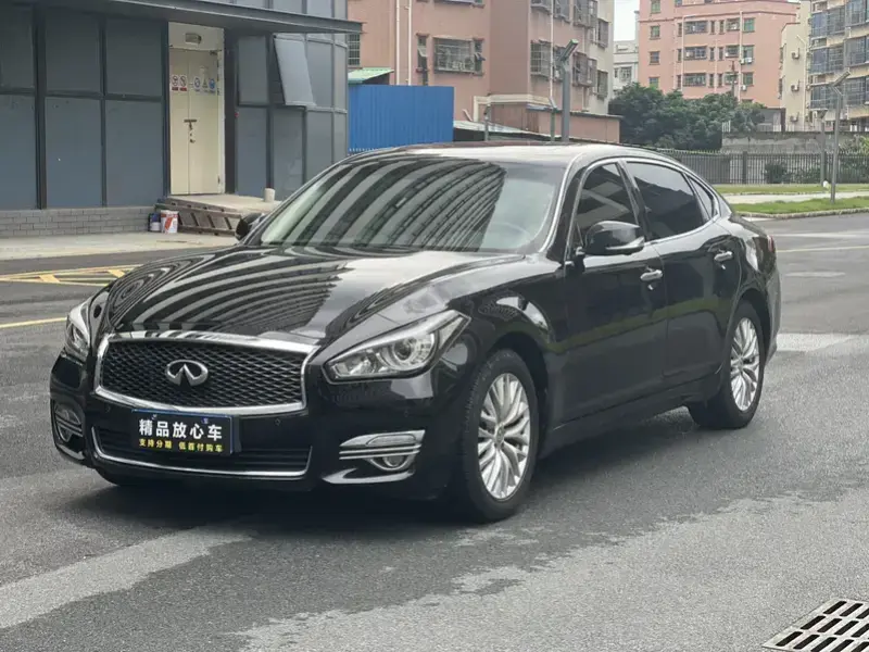 2019 Infiniti Q70 с пробегом 80 000 км