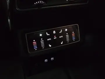 2021 Audi e-tron с пробегом 54 273 км