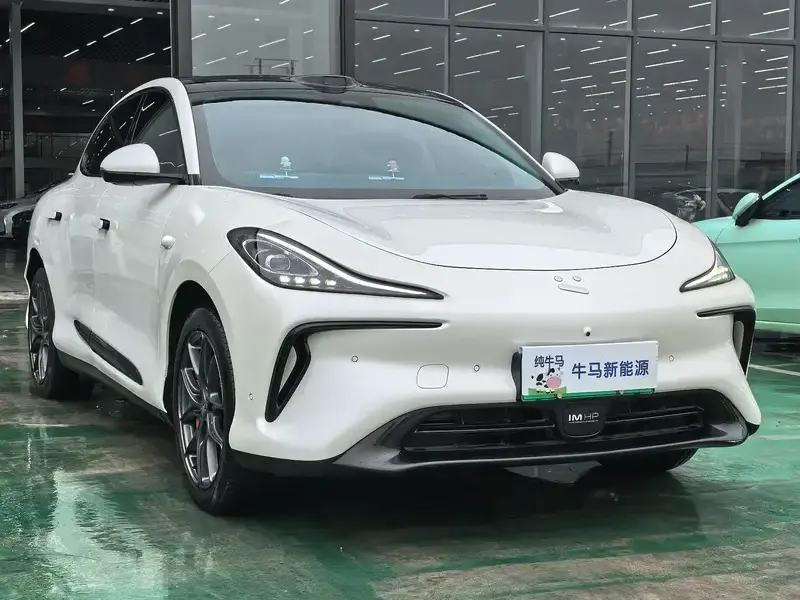 2023 IM Motors (Zhiji) LS6 с пробегом 41 000 км