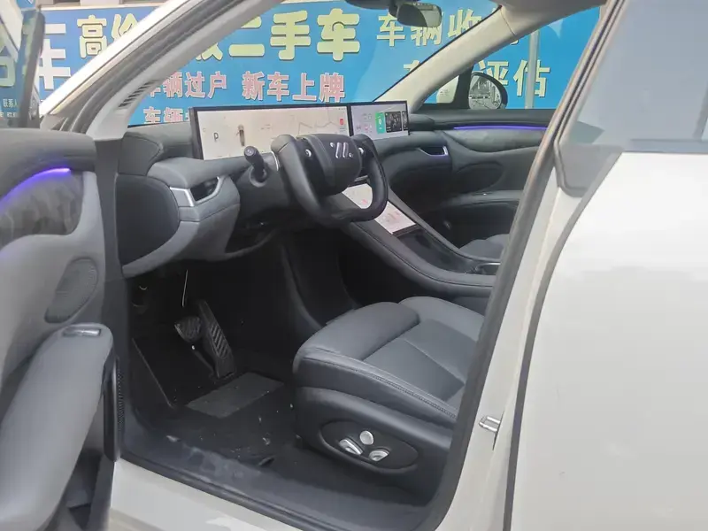 2023 IM Motors (Zhiji) LS6 с пробегом 14 000 км