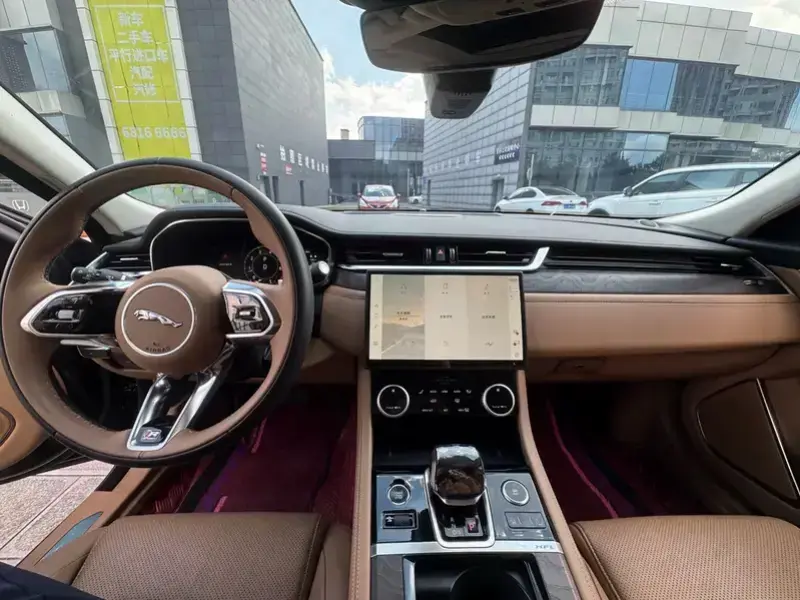 2024 Jaguar XF с пробегом 23 000 км