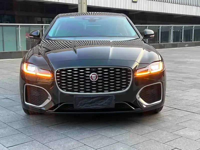 2023 Jaguar XF с пробегом 51 400 км