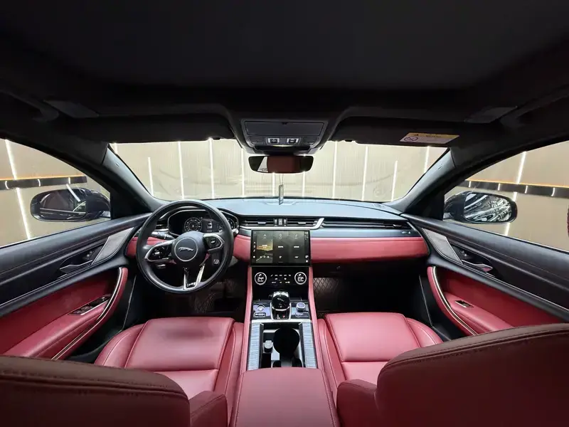 2022 Jaguar XF с пробегом 32 300 км