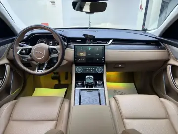 2024 Jaguar XF с пробегом 14 000 км