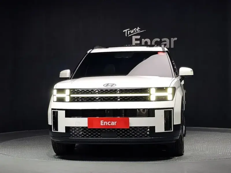 2024 Hyundai Santa Fe с пробегом 12 000 км