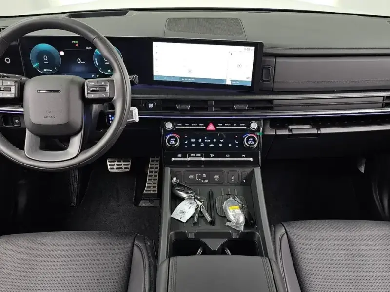 2024 Hyundai Santa Fe с пробегом 12 000 км
