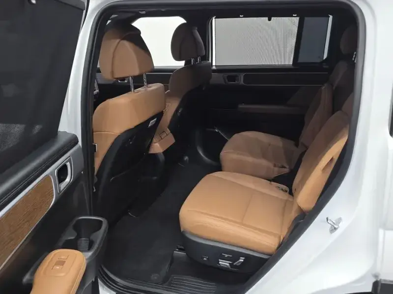 2025 Hyundai Santa Fe с пробегом 20 438 км